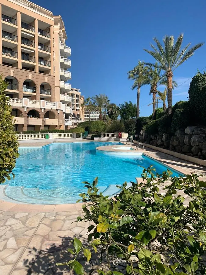 Le Palm Azur - Vue Mer Sur Les Iles De Lerins Cannes 0*,  France